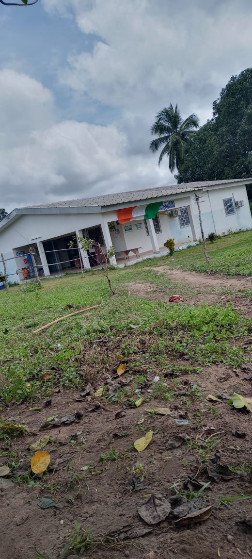 LE CENTRE DE SANTE DE OUAOUAKRO DON DE LA MAIRIE DE TOUMODI